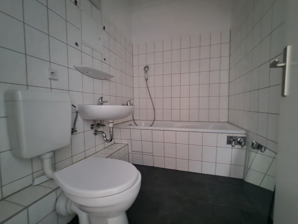 Albert-Einstein-Straße 18, 06122 Halle (Saale)